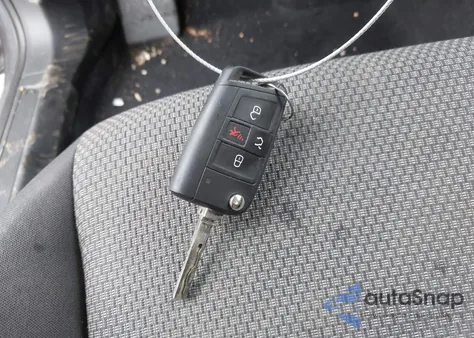 2019 Volkswagen Jetta 1.4T R-Line/1.4T S/1.4T Se z USA, uszkodzony, nr VIN 3VWC57BU7KM134511